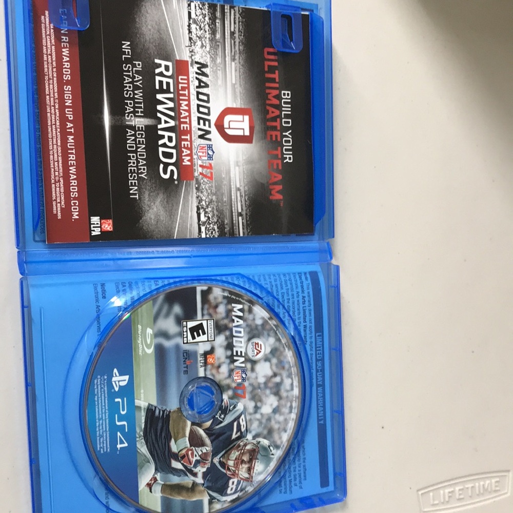 Ps4 game, like brand new MADDEN NFL 17 - Picture 3 of 4